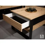 Klubska mizica KVIN . Klubska mizica KVIN je izjemno privlačna za oči in primerna za vsak prostor. Na obeh straneh mizice so dva zelo priročna in kakovostna