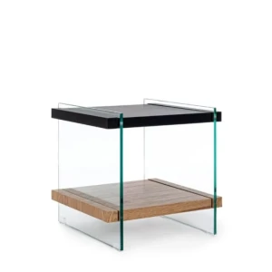 Klubska mizica LINE WOOD črna 50 x 50 . Klubska mizica LINE WOOD je kakovosten kos pohištva. Narejena je iz MDF plošče v črni barvi in v barvi z učinkom