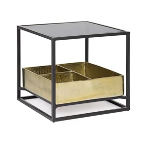 Klubska mizica MAVILA 42x42 . Klubska mizica MAVILA 42 x 42 je narejena iz kovine. Mizna plošča je narejena iz stekla. V spodnjem delu mizice je prostor za