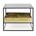 Klubska mizica MAVILA 62x62 . Klubska mizica MAVILA 62 x 62 je narejena iz kovine. Mizna plošča je narejena iz kakovostnega stekla. Mizica je zelo priročna