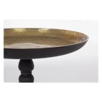 Klubska mizica TAHIR 41A D50 . Klubska mizica TAHIR 41A D50 je narejena iz aluminija in ima vrh z ploščenim in starinskim zaključkom. Material: - Aluminij