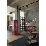 Knjižna omara RED CABIN je eleganten kos pohištva, ki popestri vaš prostor. Njen poseben dizajn vas bo navdušil, saj prinese vašemu prostoru eleganco in