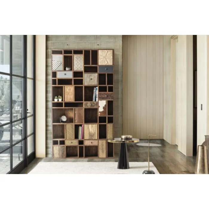 Knjižna polica 10A-7C DHAVAL . Knjižna polica 10A-7C DHAVAL ima okvir iz lesa in MDF-ja. Ročaji so iz jekla. Material: - Jeklo - Mangov les - Akacijev les