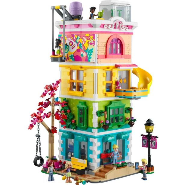 kocke-lego-friends-dom-obcanov-41748-3365292-2 KOCKE LEGO FRIENDS DOM OBČANOV 41748 - slika 3