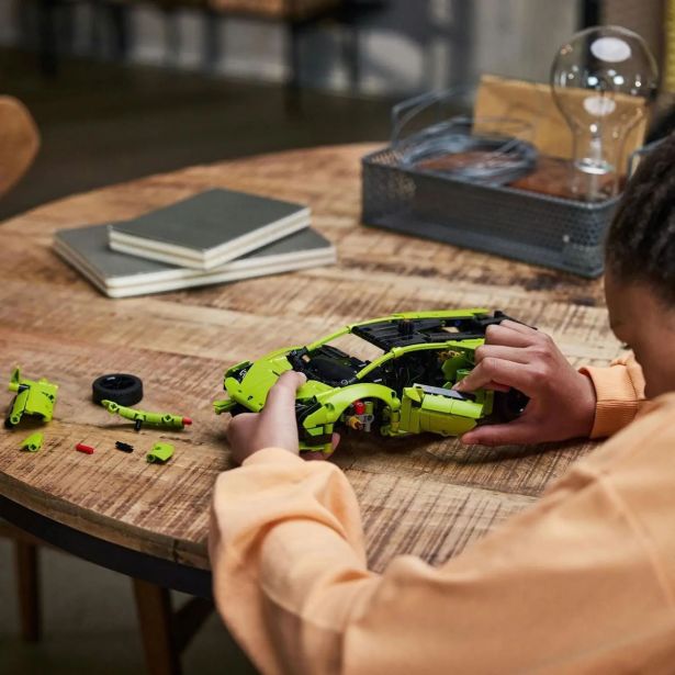 kocke-lego-lamborghini-huracn-tecnica-3409387-3 KOCKE LEGO LAMBORGHINI HURACÁN TECNICA - slika 4