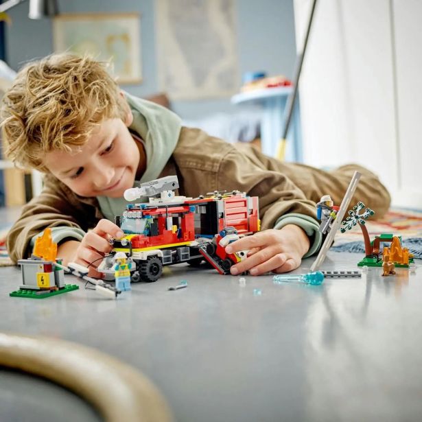 kocke-lego-tovornjak-gasilskega-poveljstva-3409456-3 KOCKE LEGO TOVORNJAK GASILSKEGA POVELJSTVA - slika 4