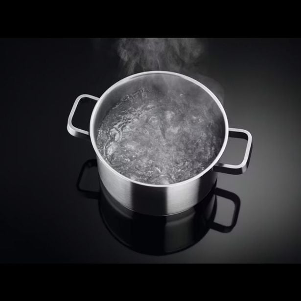 kombinirana-plosca-electrolux-kdi641723k-2-plin-2-ind-3377297-5 KOMBINIRANA PLOŠČA ELECTROLUX KDI641723K 2 PLIN + 2 IND - slika 13