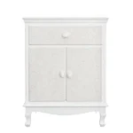 Komoda 2A-1C CLORINE, je eleganten kos pohištva, ki popestri vaš prostor. S svojim posebnim dizajnom cvetličnih vzorcev na vratih komode, popestri in