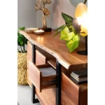 Komoda 4A-2C ARTUR . Komoda 4A-2C ARTUR je edinstven kos pohištva, ki popestri vaš prostor s svojo obliko in eleganco. Narejena je iz kakovostnega