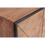 Komoda 4A EGON je eleganten kos pohištva, ki popestri vaš prostor. Njen poseben dizajn vas bo navdušil, saj prinese vašemu prostoru eleganco in