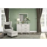 Komoda ALOJA . Komoda ALOJA, je eleganten kos pohištva, ki popestri vsak prostor. Komoda ima tri funkcionalne, rustikalne in elegantne predale in vrata,