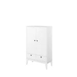 Komoda FAMA . Komoda FAMA je narejena iz kvalitetne laminirane plošče s ABS robovi. Dobavljiva je v beli mat barvi s črnimi ročaji. Material: - Laminirana