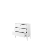 Komoda FAMA 2 je narejena iz kvalitetne laminirane plošče s ABS robovi. Dobavljiva je v beli mat barvi s črnimi ročaji. Odlično se kombinira s ostalimi