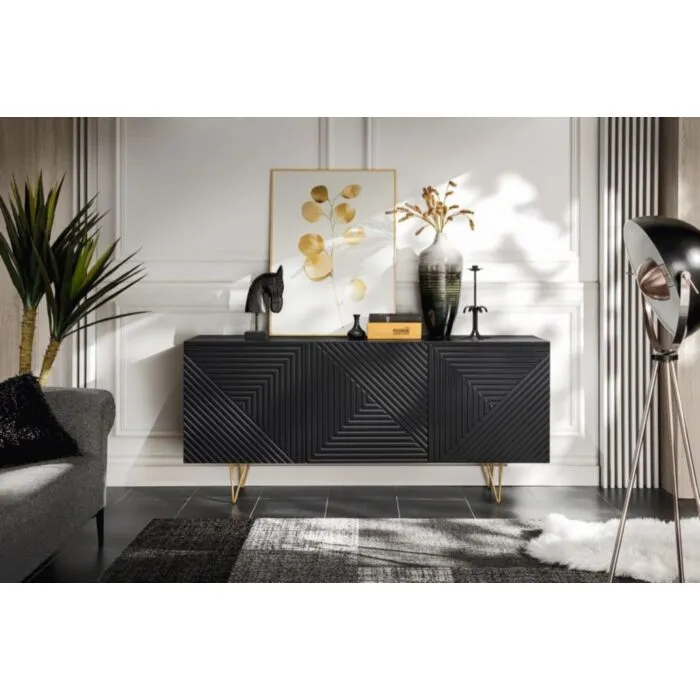 Komoda PIRAMIDA črna . Komoda PIRAMIDA je moderno oblikovana in elegantnega videza, brez ročajev. Sistem odpiranja push to open tihega zapiranja. V črni mat