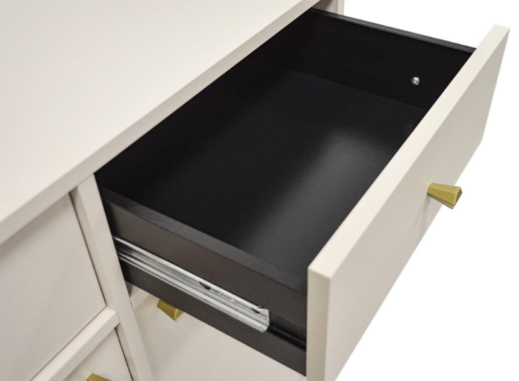 Komoda TOMI je prava izbira za sodobne in elegantne prostore. Narejena iz kakovostne laminirane plošče debeline 16 mm, zagotavlja trdnost in dolgotrajno