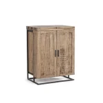 Komoda za steklenice 2A ELMER . Komoda za steklenice 2A ELMER je eleganten kos pohištva, ki popestri vaš prostor. Njen poseben dizajn vas bo navdušil, saj