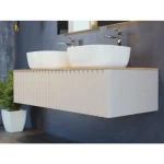 Kopalniška omarica VAL . Kopalniška omarica VAL je narejena iz odpornega laminata, ki ne bo vpil vlago in čez iam premaz kateri bo pomagal, da niso vidni