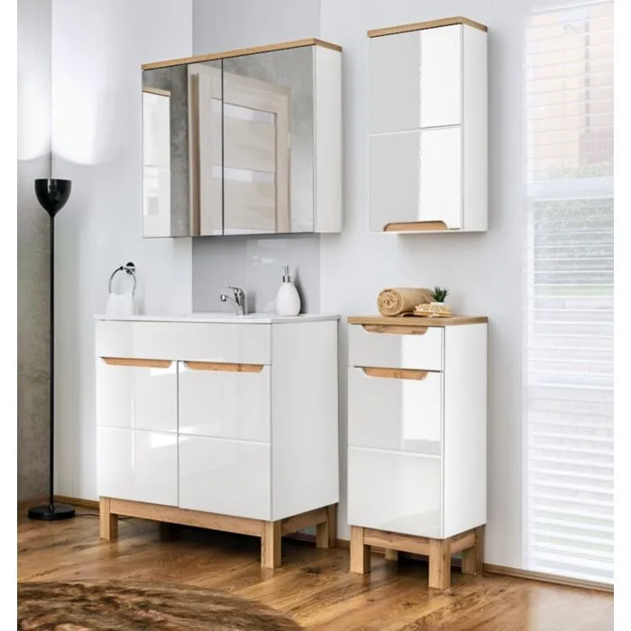 Kopalniški blok ALI 80 Kopalniški blok ALI 80 . Kopalniški blok ALI 80 S je odlične kvalitete, narejen iz kakovostnih materialov. Vsebuje umivalnik, omarico pod umivalnikom,