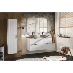 Kopalniški blok PIJA 120 . Kopalniški blok PIJA 120 je narejen v beli barvi, kar mu poudari čist in sodoben izgled. Je funkcionalen in estetsko privlačen