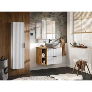 Kopalniški blok PIJA 80 2 . Kopalniški blok PIJA 80 2 je narejen v beli barvi, kar mu poudari čist in sodoben izgled. Je funkcionalen in estetsko privlačen