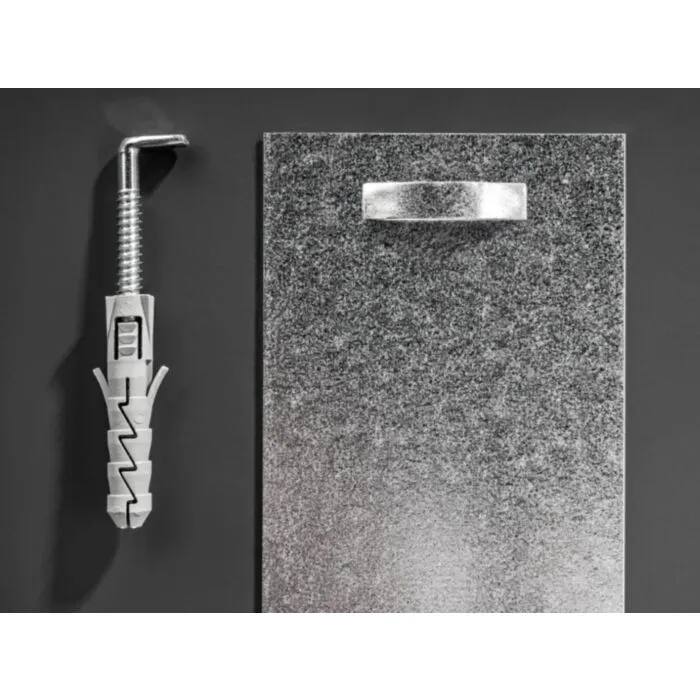 Kopalniško ogledalo ALEXA 80 Kopalniško ogledalo ALEXA 80 . Kopalniško ogledalo ALEXA 80 je narejeno iz kvalitetnih materialov in vsebuje črni okvir. Dimenzije: - V: 83 cm x G: 68 cm