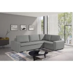 Kotna sedežna garnitura ARWEN . Kotna sedežna garnitura ARWEN je elegantna in preprosta. Raztegne se v dodatno ležišče, kar nudi udobje. Praktična je za