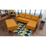 Kotna sedežna garnitura DANA . Kotna sedežna garnitura DANA je sedežna s stilom skandinavskega sloga. Dobavljiva v več barvah. Zraven sedežne prejmete