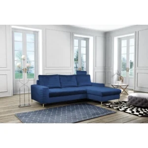 Kotna sedežna garnitura KOLY . Kotna sedežna garnitura KOLY je moderna ter praktična garnitura. Zaradi svojih šivov na straneh ter hrbtnih blazinah bo