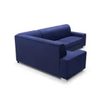 Kotna sedežna garnitura LEON 3, je kotna sedežna garnitura v kompletu s taburejem. Katerega prejmete zraven. Sedežna je oblazinjena v modro tkanino.