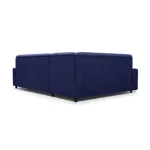 Kotna sedežna garnitura LEON 3, je kotna sedežna garnitura v kompletu s taburejem. Katerega prejmete zraven. Sedežna je oblazinjena v modro tkanino.