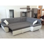 Kotna sedežna garnitura LIDIJA . Kotna sedežna garnitura LIDIJA je odlična garnitura po odlični ceni. Narejena v kombinaciji umetnega usnja in blaga.