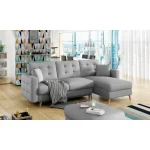 Kotna sedežna garnitura MAJA 2 . Kotna sedežna garnitura MAJA 2 je sedežna s stilom skandinavskega sloga. Izdelana iz kvalitetnega umetnega usnja. Garnitura