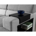 Kotna sedežna garnitura MARCO 2 . Kotna sedežna garnitura MARCO 2 je prostorna ter praktična. Vsebuje dva zaboja za shranjevanje ter poličke. Sedežna se