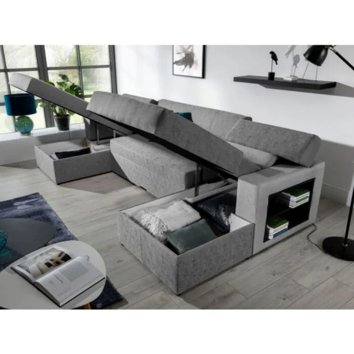 Kotna sedežna garnitura MARCO 3 Kotna sedežna garnitura MARCO 3 . Kotna sedežna garnitura MARCO 3 je prostorna ter praktična. Vsebuje dva zaboja za shranjevanje ter poličke. Sedežna se