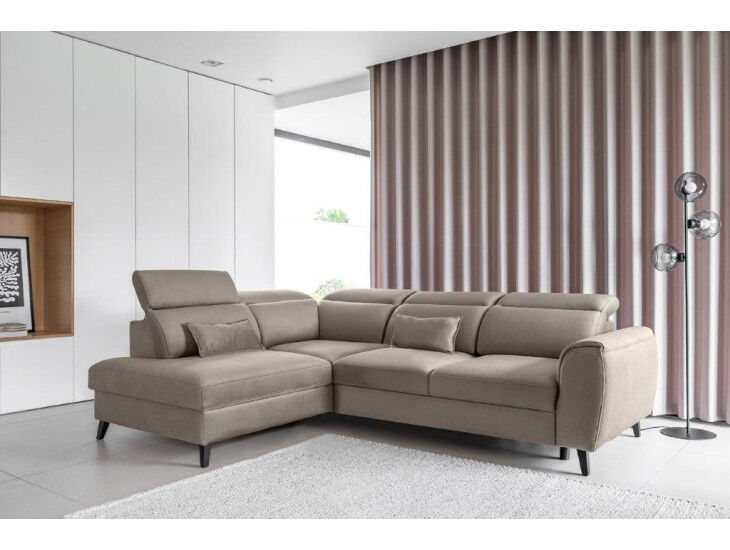 Kotna sedežna garnitura OBLE 2 je funkcionalna in udobona. Sedežna ima dodatno ležišče katero je opremljeno z mehanizmom za raztegovanje delfin.