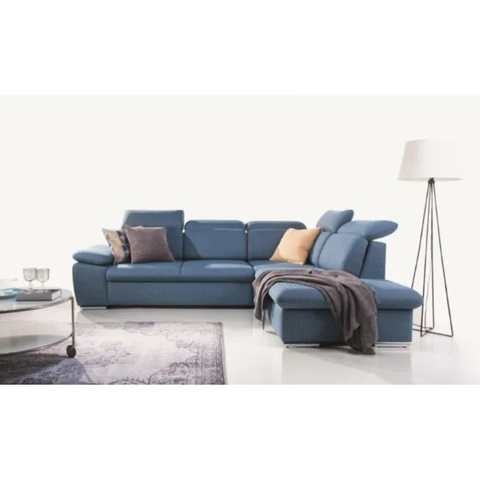 Kotna sedežna garnitura OLDA Kotna sedežna garnitura OLDA . Kotna sedežna garnitura OLDA je sodoben kos pohištva z izvirnim dizajnom. Vsebuje zaboj za shranjevanje posteljnine,