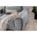 Kotna sedežna garnitura OLIJA 2 je več kot le navadna sedežna garnitura. Sedežna je udobna saj je izdelana iz mehke ter gladke tkanine. Garnitura OLIJA je