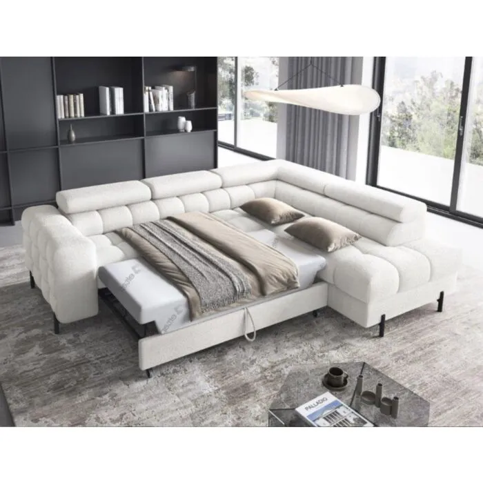 Kotna sedežna garnitura PAFY Kotna sedežna garnitura PAFY . Kotna sedežna garnitura PAFY je modernega dizajna. S svojim elegantnim videzom se bo podala v vsak prostor. Sedežna je