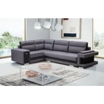 Kotna sedežna garnitura PERCIVAL . Kotna sedežna garnitura PERCIVAL je moderna in funkcionalna. Raztegne se v ležišče ter vsebuje veliko prostora za