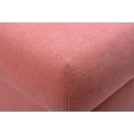 Kotna sedežna garnitura STANE 2 . Zagotovite si udobje z moderno sedežno garnituro STANE 2. Oblazinjena je z blagom v roza barvi. Sedežna garnitura je