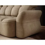 Kotna sedežna garnitura TANJA . Kotna sedežna garnitura TANJA je modernega dizajna. S svojim elegantnim videzom se bo podala v vsak prostor. Sedežna je