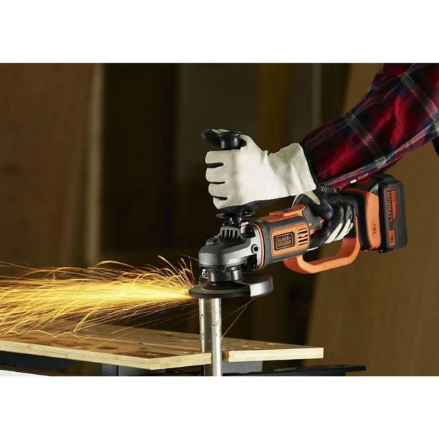 kotni-brusilnik-black-decker-18-v-li-ion-z-baterijo-3433875-1 KOTNI BRUSILNIK BLACK & DECKER 18 V LI ION Z BATERIJO - slika 4