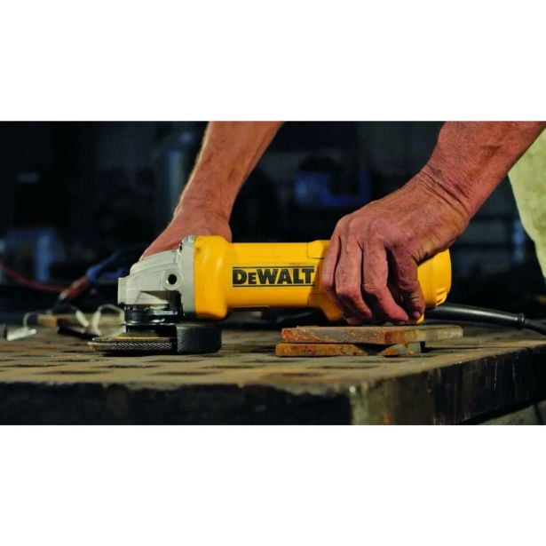 kotni-brusilnik-dewalt-dwe-4237-2420800-3 KOTNI BRUSILNIK DEWALT DWE 4237 - slika 8