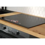 Kotni kuhinjski blok ENA 270 x 220 cm . Kuhinjski blok ENA 270 x 220 cm je kuhinja v barvi črne mat in artisan hrasta. Narejena je iz laminirane plošče (16