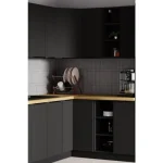 Kotni kuhinjski blok SAŠA 315 x 250 . Kuhinjski blok SAŠA 315 x 250 cm je kuhinja v črni mat barvi. Kuhinja je izdelana iz oplemenitenih ivernih plošč