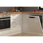 Kotni kuhinjski blok STELLA 310 x 230 . Kotni kuhinjski blok STELLA 310 x 230 cm narejen iz kvalitetne laminirane plošče. Dobavljiv je v beli mat barvi.