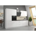 Kuhinja ELZA 310 cm . Kuhinjski blok ELZA 310 cm je dobavljiva v več barvah. Debelina delovnega pulta je 38 mm. Fronte kuhinje so iz MDF plošče, debeline 16