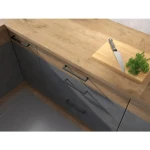 Kuhinja PARIZ 260 . Kuhinja PARIZ 260 cm je kuhinja, katera bo prinesla svežino v vaš dom. Dobavljiva je v moderni sivi hrast barvi. Debelina delovnega pulta