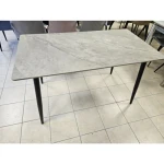 Kuhinjska jedilna miza SANIE . Kuhinjska jedilna miza SANIE je primerna za vsako jedilnico, saj bo s svojim elegantnom izgledom vnesla svežino v vsak prostor.