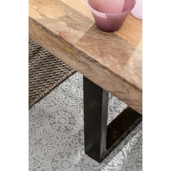 Kuhinjska miza MANCHESTER 200X100 Kuhinjska miza MANCHESTER 200X100 . Kuhinjska miza MANCHESTER 200X100 je elegantna miza, ki popestri vsak prostor. Kuhinjska miza MANCHESTER ima mango leseno